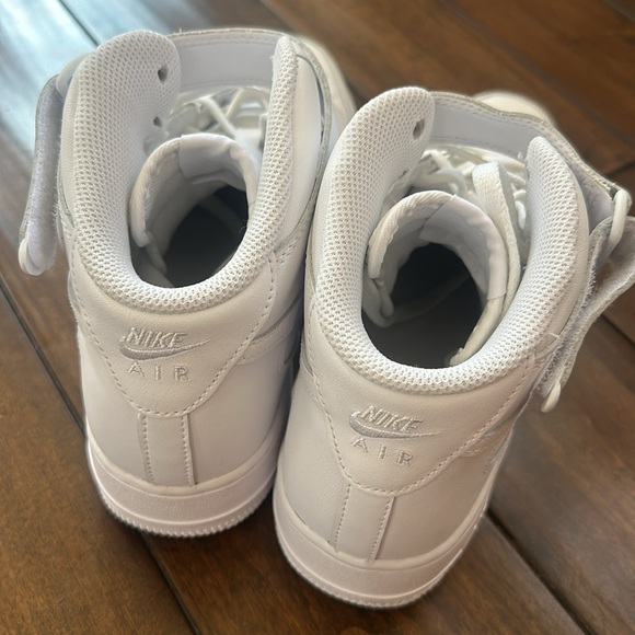 New Nike Women’s Air Force 1 ‘07 Mid - Picture 5 of 11